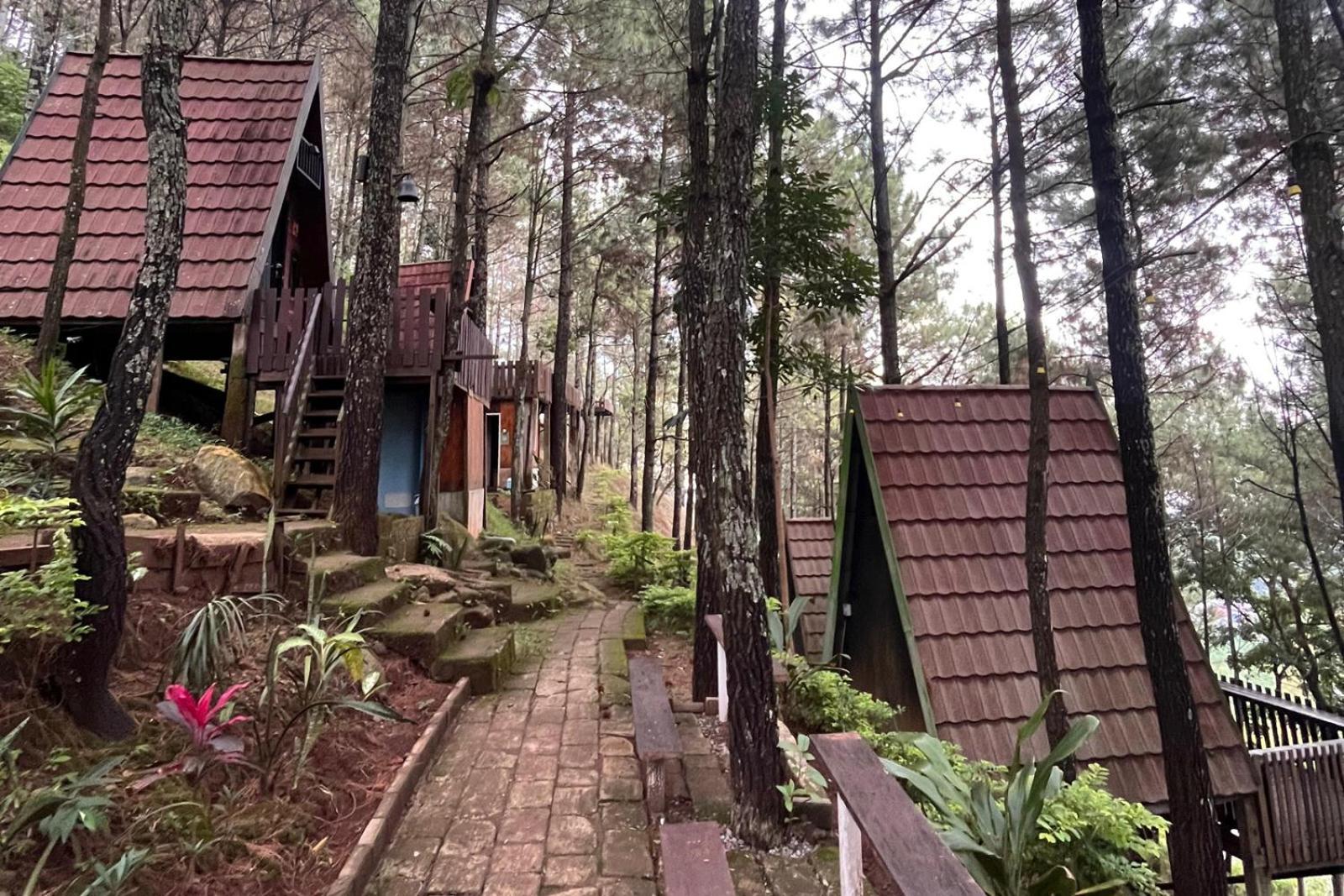 Alas Pacet By Twospaces, Mojokerto Exterior foto